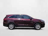 Used 2019 Kia Sorento LX w/ LX Convenience Package image 4