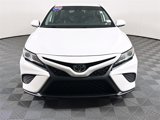 Used 2020 Toyota Camry image 2