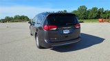 Used 2019 Chrysler Pacifica Touring-L image 6
