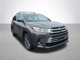 Used 2017 Toyota Highlander XLE image 4