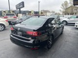 Used 2017 Volkswagen Jetta SE image 4