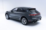 Certified 2022 Porsche Macan image 3