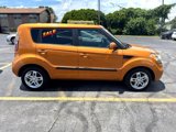 Used 2011 Kia Soul + image 2