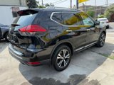 Used 2017 Nissan Rogue SL image 4