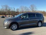 Used 2017 Chrysler Pacifica Touring image 2