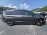 Used 2019 Chrysler Pacifica Limited w/ Advanced Safetytec Group image 2