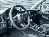 Used 2025 Porsche Macan image 4