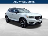 Certified 2022 Volvo XC40 T5 R-Design image 4
