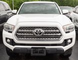 Used 2017 Toyota Tacoma TRD Off-Road image 2