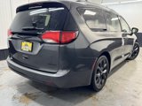 Used 2018 Chrysler Pacifica Limited w/ S Appearance Package image 3