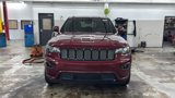 Used 2017 Jeep Grand Cherokee Altitude image 2