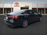 Used 2017 Toyota Avalon XLE Premium image 5