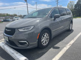 Used 2023 Chrysler Pacifica Touring-L image 2