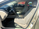 Used 2017 Ford Fusion SE w/ Fusion SE Technology Package image 5