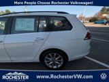 Used 2017 Volkswagen Golf SE image 4