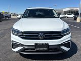 Used 2024 Volkswagen Tiguan SE image 3