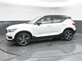 Used 2022 Volvo XC40 T5 R-Design image 4