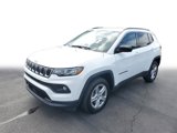 Used 2023 Jeep Compass Latitude image 3