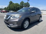 Used 2018 Nissan Rogue SV image 2