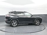 Used 2019 Jeep Cherokee Limited image 3