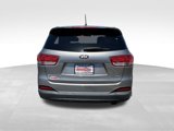 Used 2017 Kia Sorento L image 6