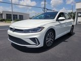 Used 2025 Volkswagen Jetta SE w/ Sunroof Package image 4