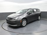 Used 2023 Chrysler Voyager LX image 3
