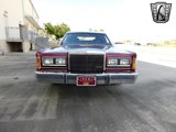 Used 1989 Lincoln Town Car Signature image 2