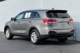 Used 2017 Kia Sorento LX w/ LX Convenience Package image 6