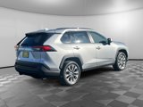 Used 2021 Toyota RAV4 XLE Premium image 5