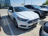 Used 2017 Ford Fusion SE image 2