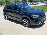 Certified 2022 Volkswagen Taos SE w/ Panoramic Sunroof Package image 2