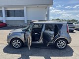 Used 2019 Kia Soul + image 3