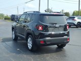 Used 2017 Jeep Renegade Latitude w/ Cold Weather Group image 5