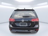 Used 2018 Volkswagen Golf SE image 4