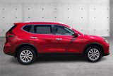 Used 2017 Nissan Rogue SV image 2
