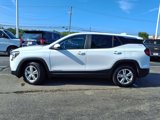 Used 2022 GMC Terrain SLE image 2
