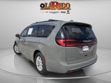 Used 2022 Chrysler Pacifica Touring-L image 5