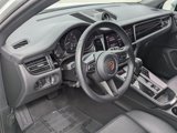 Certified 2024 Porsche Macan image 4
