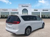 Used 2022 Chrysler Pacifica Touring-L image 4