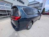 New 2025 Chrysler Pacifica Select image 5