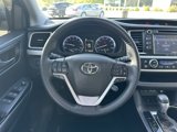 Used 2019 Toyota Highlander SE image 2