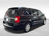 Used 2016 Chrysler Town & Country Touring image 5