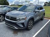 Used 2023 Volkswagen Taos SE w/ Panoramic Sunroof Package image 2