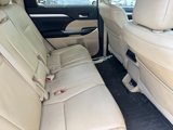 Used 2017 Toyota Highlander XLE image 3