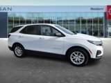 Used 2022 Chevrolet Equinox LS w/ LS Convenience Package image 2