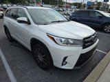 Used 2018 Toyota Highlander SE image 3