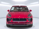 Certified 2022 Porsche Macan image 2