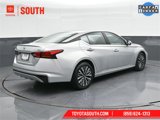 Used 2023 Nissan Altima 2.5 SV image 2