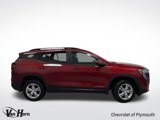 Used 2024 GMC Terrain SLE w/ Driver Convenience Package image 2